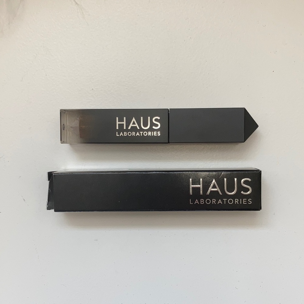 Haus Laboratories Glam Attack liquid shimmer powder